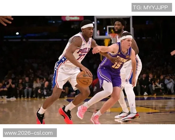 恩比德半场表现低迷仅得4分3板三分球全失状态堪忧 恩比德半场表现低迷仅得4分3板三分球全失状态堪忧