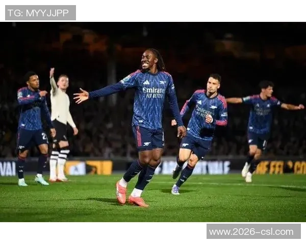 枪手攻势如潮苏维门迪射门中柱埃泽凌空机会被扑救 枪手攻势如潮苏维门迪射门中柱埃泽凌空机会被扑救